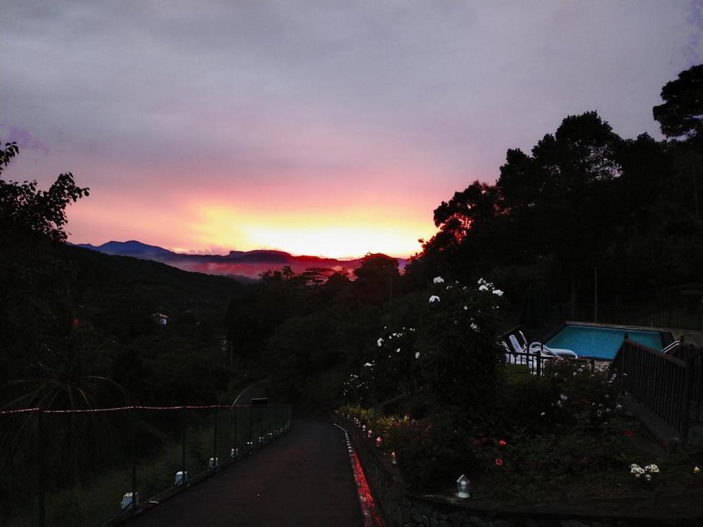 康提The Grand Hills住宿加早餐旅馆 外观 照片
